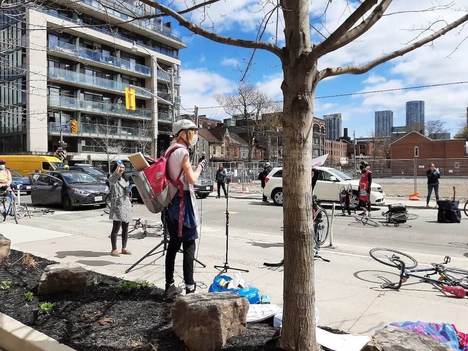 Photo 1: Foodora Couriers and CUPW stage a safe, physically distanced protest at Foodora Canada’s headquarters.