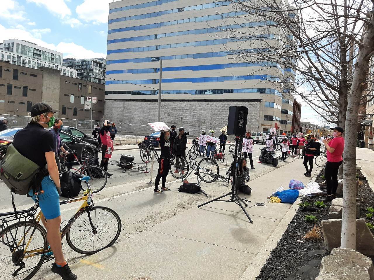 Photo 3: Foodora Couriers and CUPW stage a safe, physically distanced protest at Foodora Canada’s headquarters.
